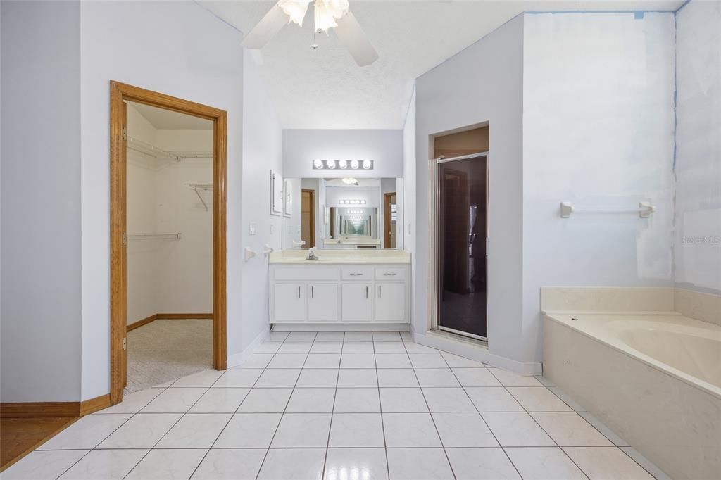 For Sale: $425,000 (4 beds, 2 baths, 2297 Square Feet)