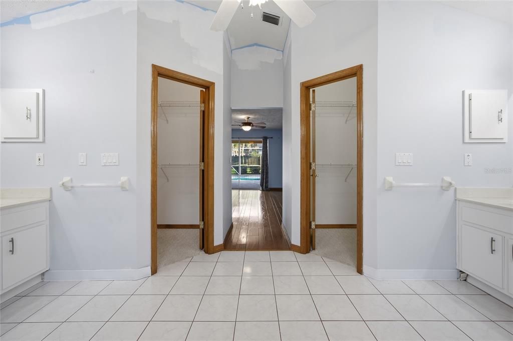 For Sale: $425,000 (4 beds, 2 baths, 2297 Square Feet)