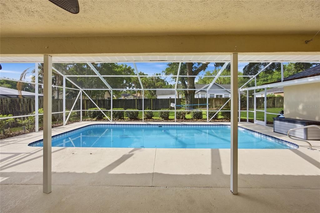 For Sale: $425,000 (4 beds, 2 baths, 2297 Square Feet)
