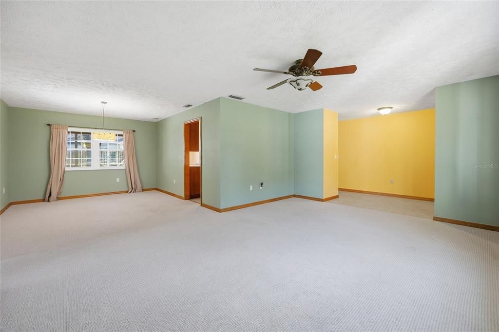 For Sale: $425,000 (4 beds, 2 baths, 2297 Square Feet)