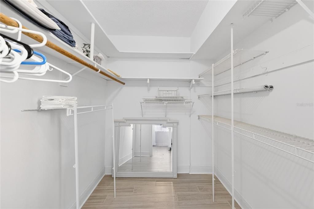На продажу: $329,000 (2 спален, 2 ванн, 1067 Квадратных фут)