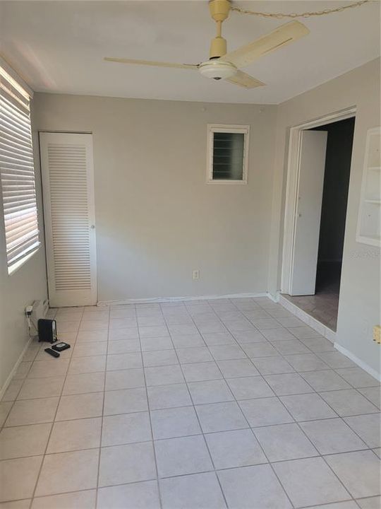 Active With Contract: $1,600 (2 beds, 2 baths, 1100 Square Feet)