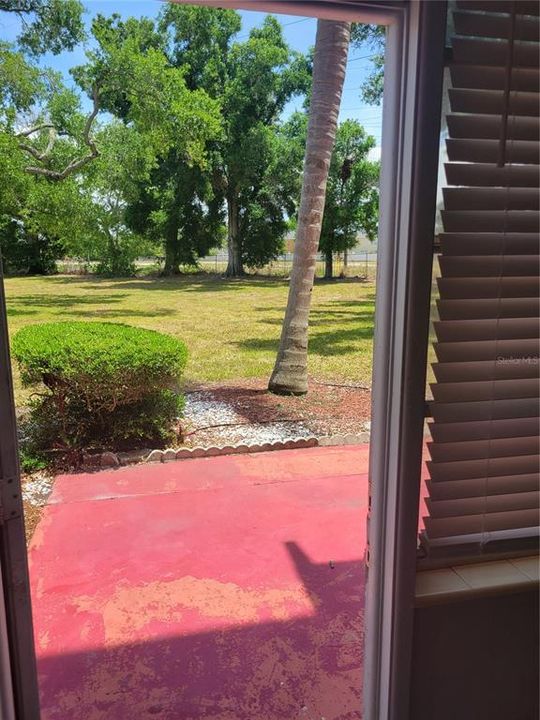 Active With Contract: $1,600 (2 beds, 2 baths, 1100 Square Feet)