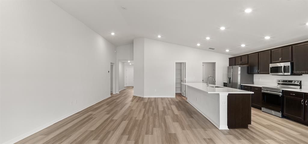 Active With Contract: $409,770 (3 beds, 2 baths, 2005 Square Feet)