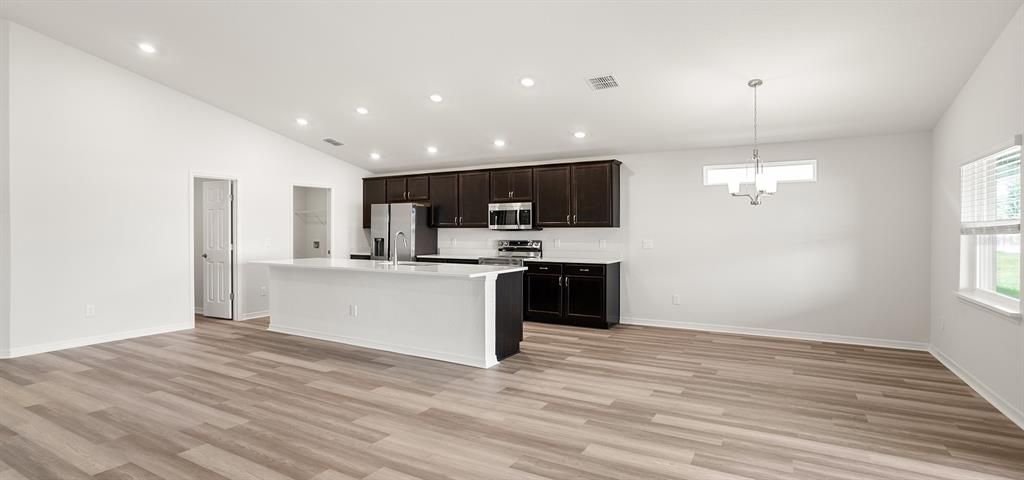 Active With Contract: $409,770 (3 beds, 2 baths, 2005 Square Feet)
