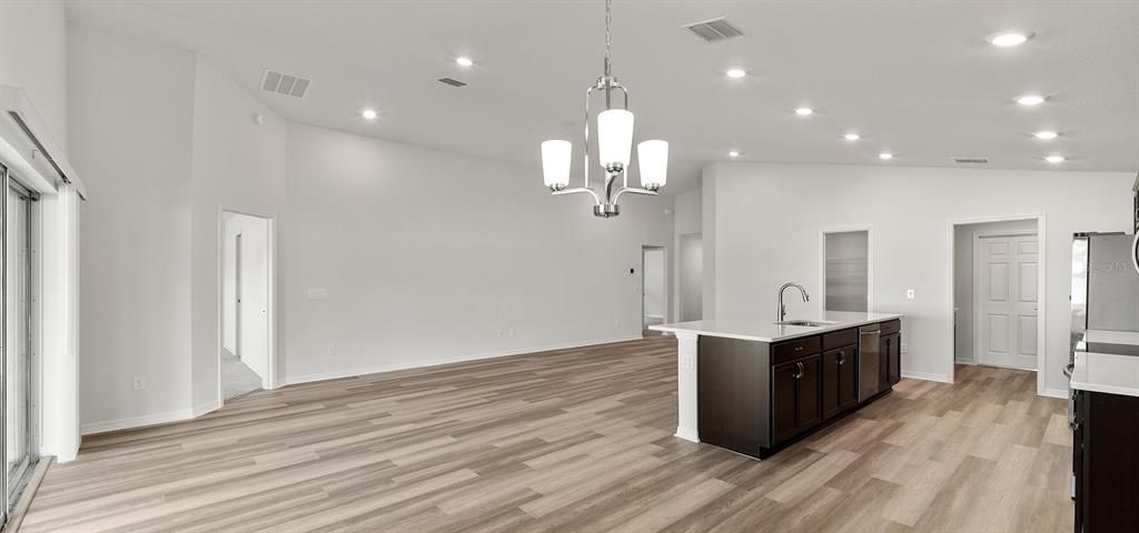 Active With Contract: $409,770 (3 beds, 2 baths, 2005 Square Feet)