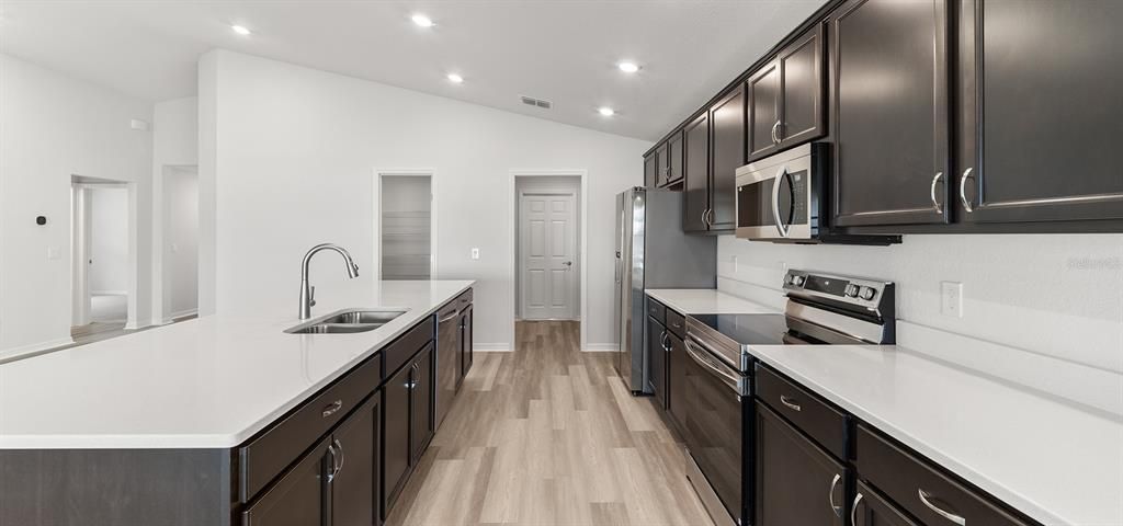 Active With Contract: $409,770 (3 beds, 2 baths, 2005 Square Feet)