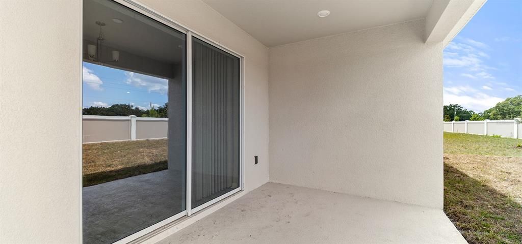 Active With Contract: $409,770 (3 beds, 2 baths, 2005 Square Feet)