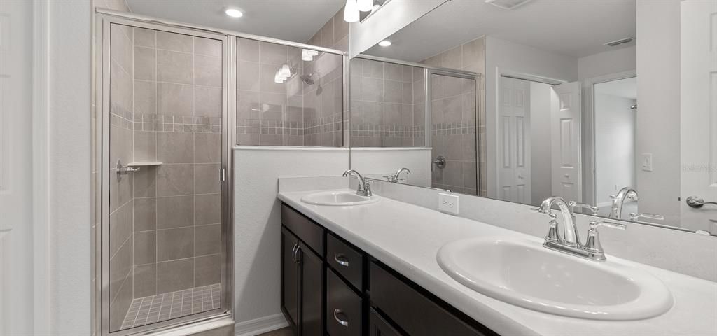 Active With Contract: $409,770 (3 beds, 2 baths, 2005 Square Feet)