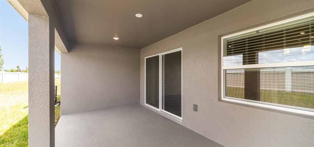 Active With Contract: $409,770 (3 beds, 2 baths, 2005 Square Feet)