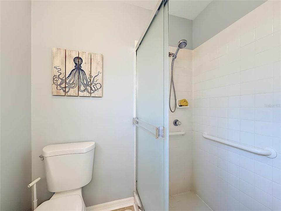 Active With Contract: $245,000 (2 beds, 2 baths, 1289 Square Feet)