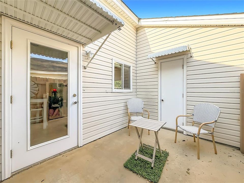 Active With Contract: $245,000 (2 beds, 2 baths, 1289 Square Feet)