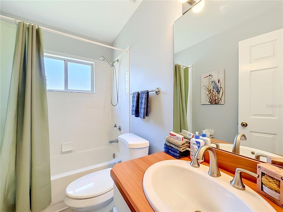Active With Contract: $245,000 (2 beds, 2 baths, 1289 Square Feet)