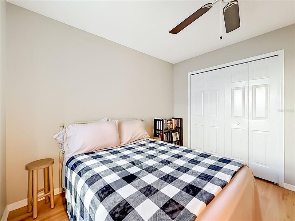 Active With Contract: $245,000 (2 beds, 2 baths, 1289 Square Feet)