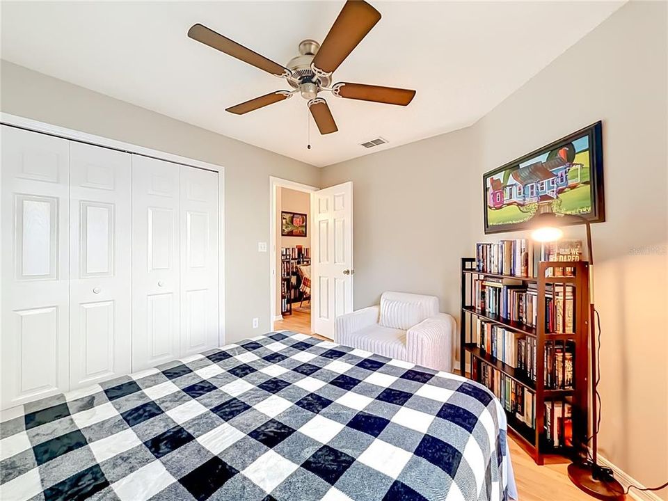 Active With Contract: $245,000 (2 beds, 2 baths, 1289 Square Feet)