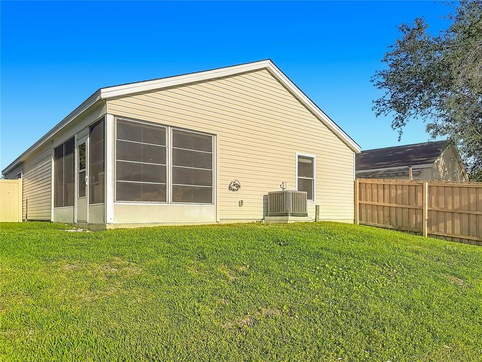 Active With Contract: $245,000 (2 beds, 2 baths, 1289 Square Feet)