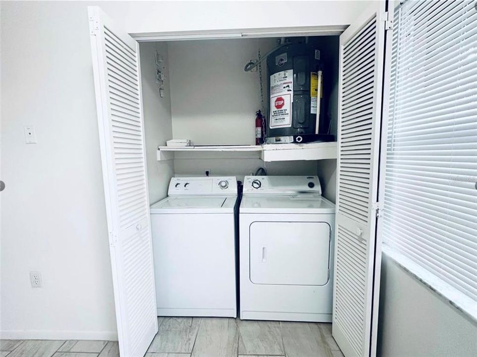 На продажу: $365,000 (4 спален, 0 ванн, 1806 Квадратных фут)