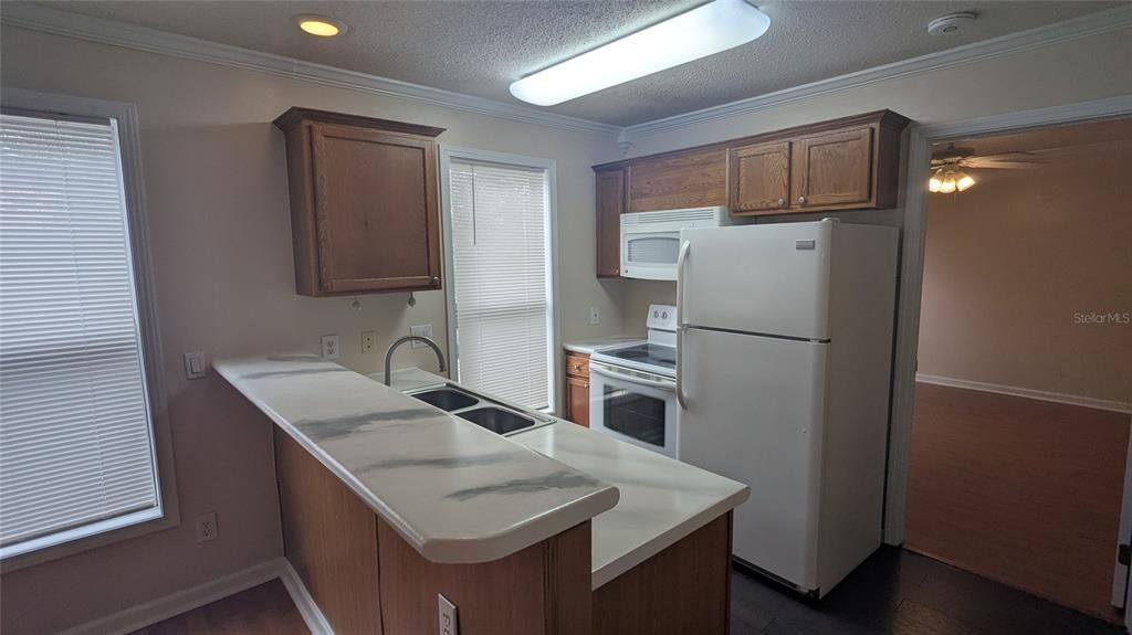 For Rent: $1,250 (2 beds, 2 baths, 800 Square Feet)