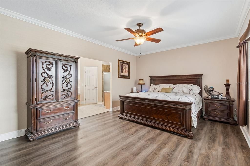 For Sale: $825,000 (3 beds, 2 baths, 2069 Square Feet)