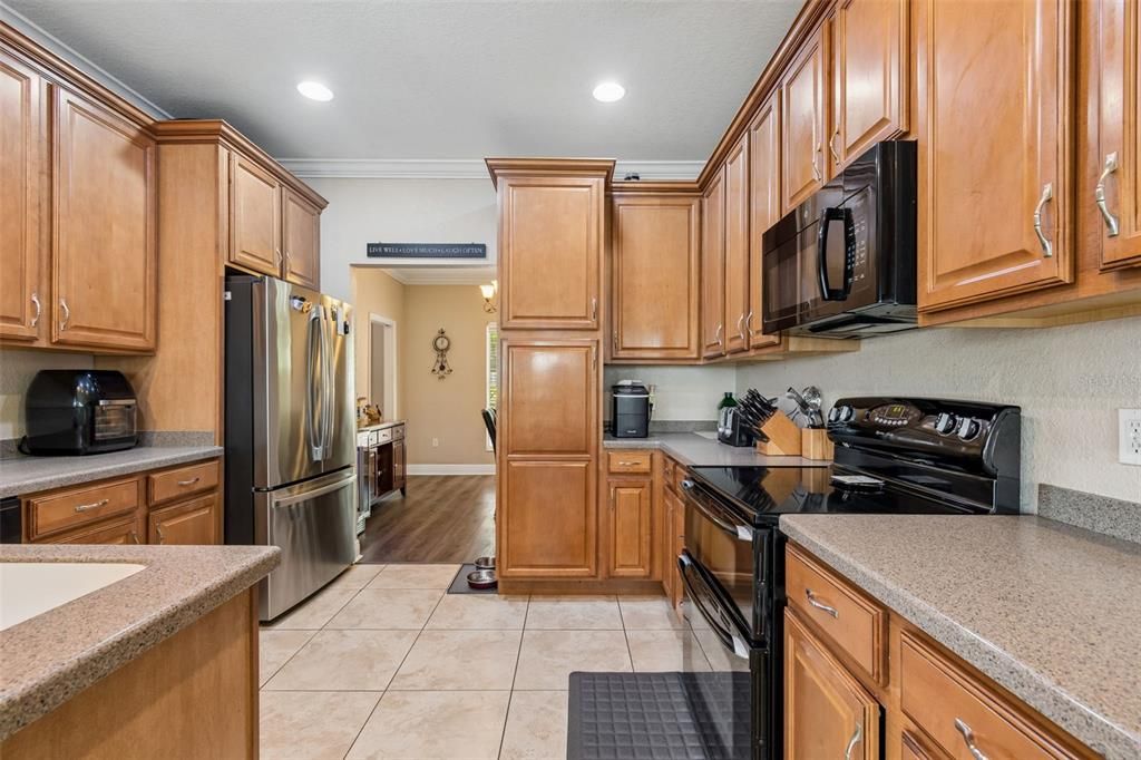 For Sale: $825,000 (3 beds, 2 baths, 2069 Square Feet)