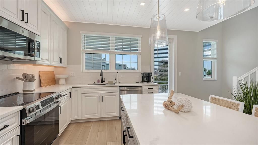 For Sale: $1,900,000 (4 beds, 3 baths, 1783 Square Feet)