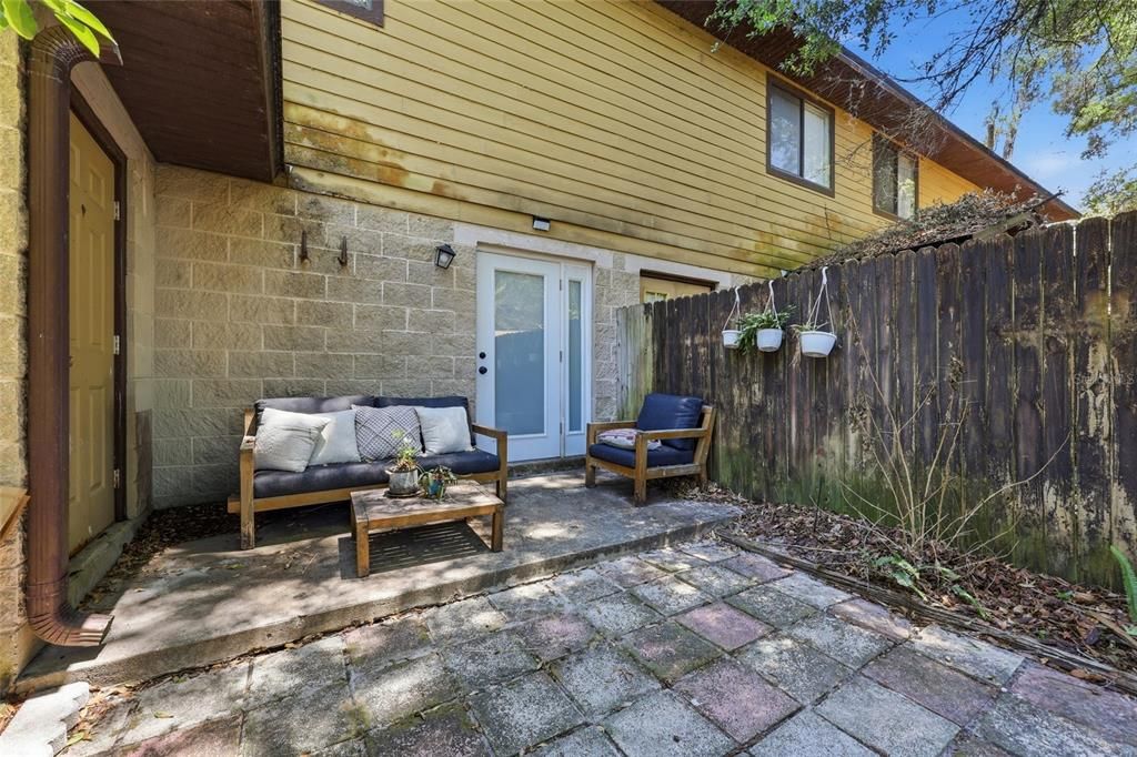 For Sale: $189,900 (2 beds, 2 baths, 1136 Square Feet)