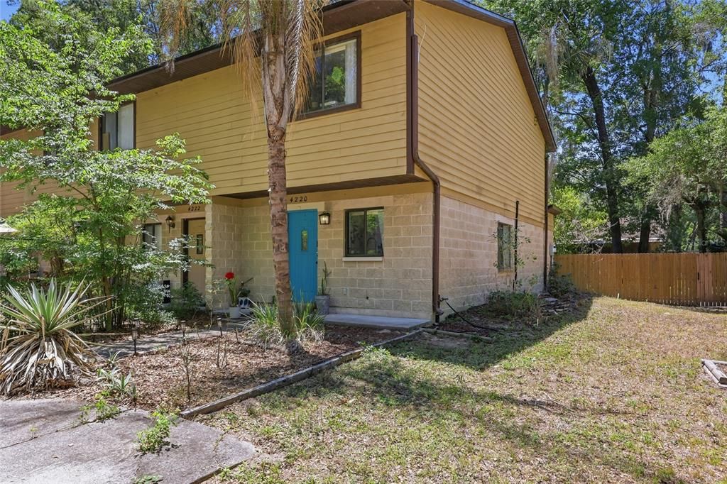 For Sale: $189,900 (2 beds, 2 baths, 1136 Square Feet)