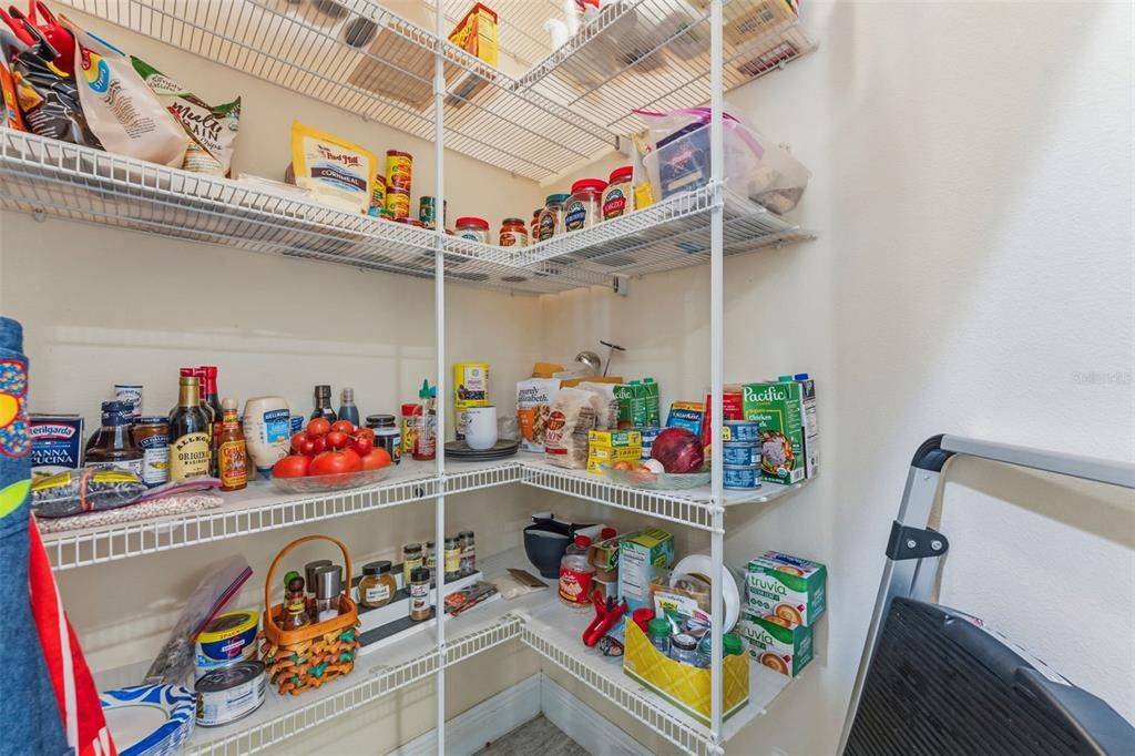 Под контрактом: $999,998 (4 спален, 3 ванн, 2607 Квадратных фут)
