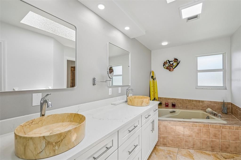 En Venta: $925,000 (3 camas, 2 baños, 2189 Pies cuadrados)