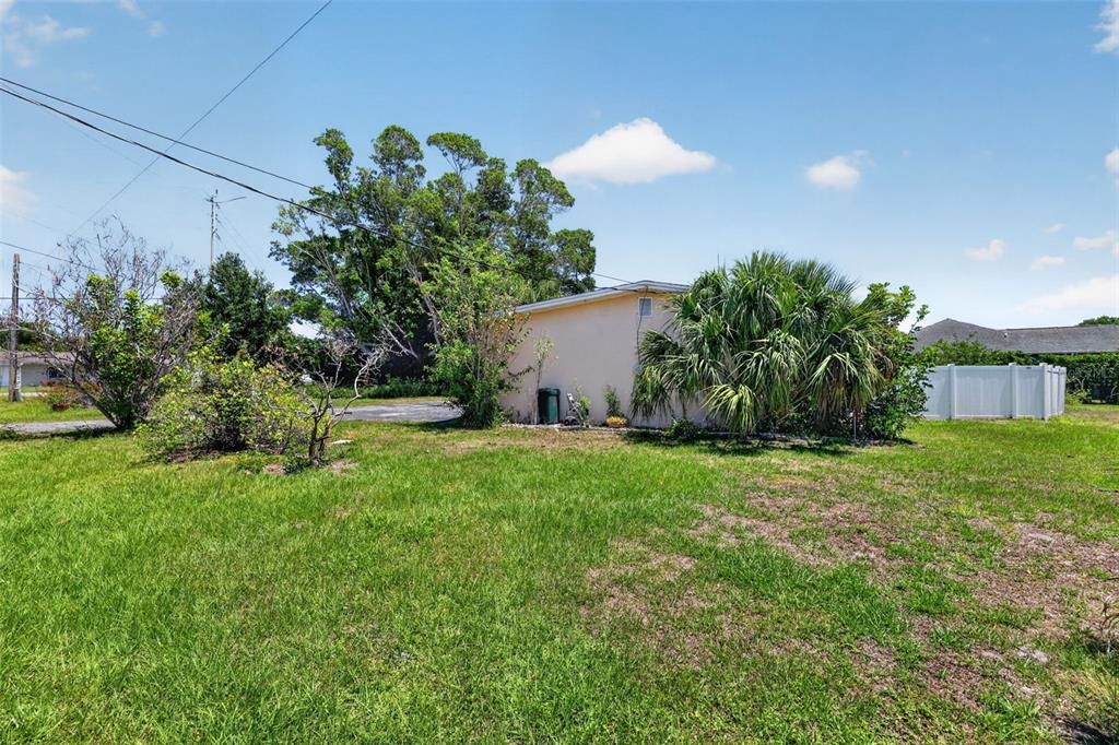 Activo con contrato: $699,000 (3 camas, 2 baños, 2325 Pies cuadrados)