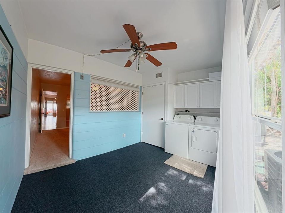 For Sale: $92,000 (1 beds, 1 baths, 562 Square Feet)