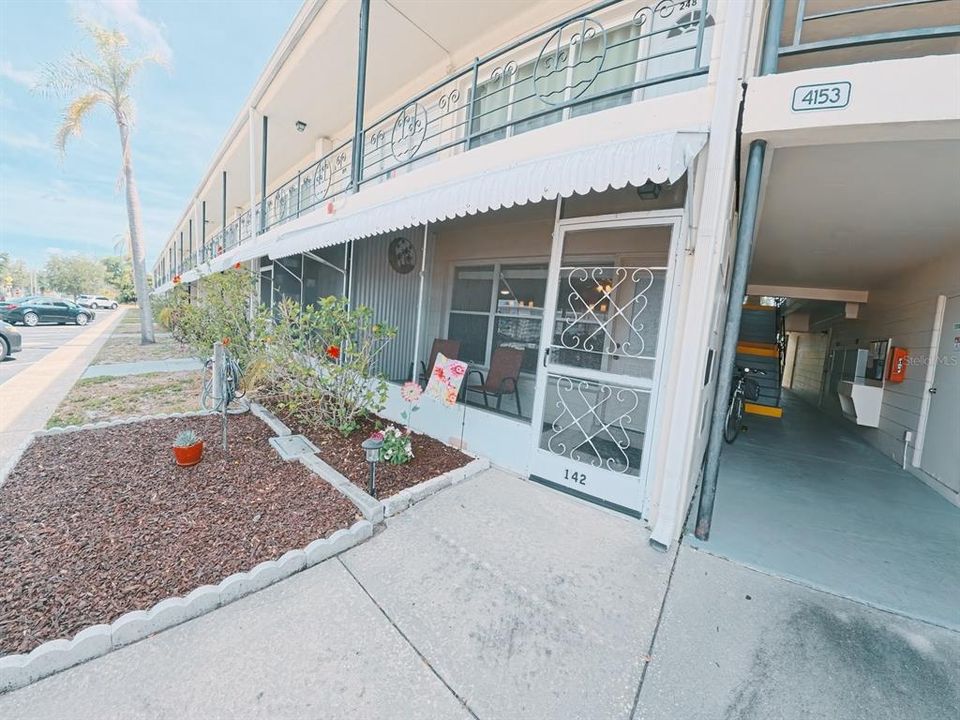 For Sale: $92,000 (1 beds, 1 baths, 562 Square Feet)