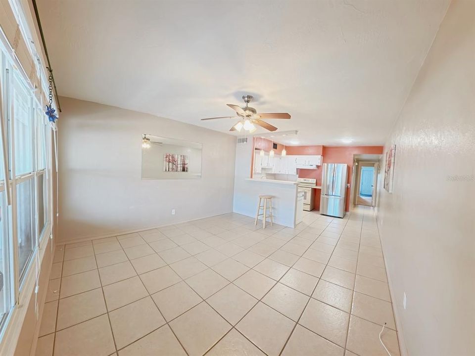 For Sale: $92,000 (1 beds, 1 baths, 562 Square Feet)