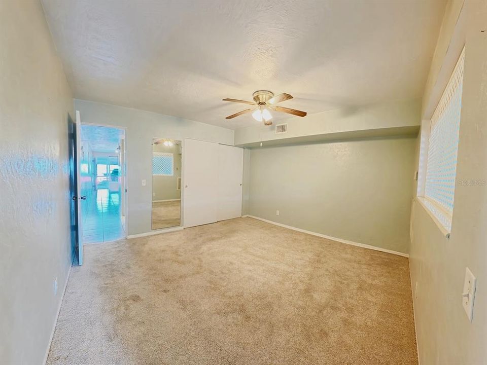 For Sale: $92,000 (1 beds, 1 baths, 562 Square Feet)