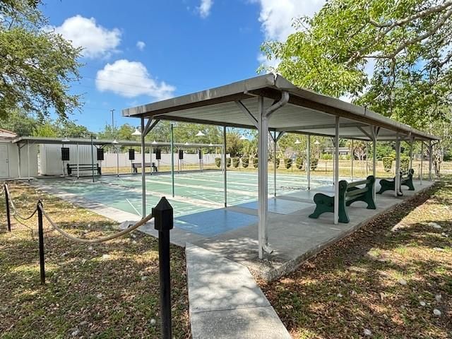 For Sale: $92,000 (1 beds, 1 baths, 562 Square Feet)