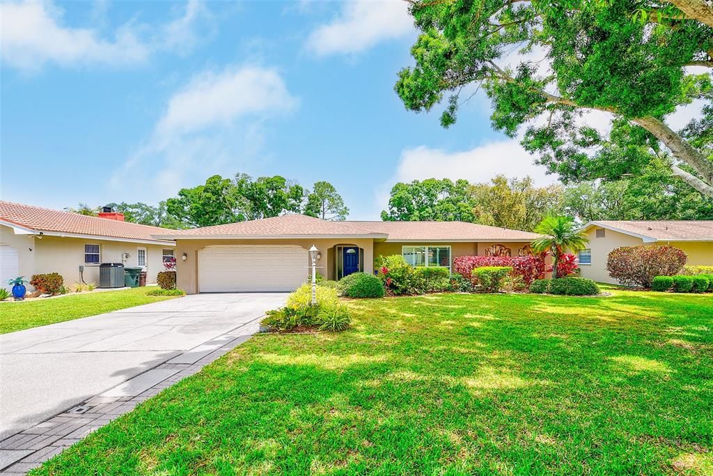 Active With Contract: $675,000 (4 beds, 2 baths, 1927 Square Feet)