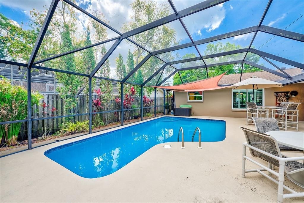 Active With Contract: $675,000 (4 beds, 2 baths, 1927 Square Feet)