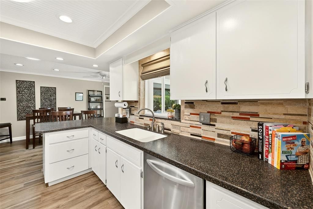 Active With Contract: $675,000 (4 beds, 2 baths, 1927 Square Feet)