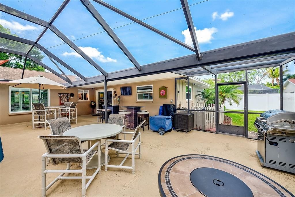 Active With Contract: $675,000 (4 beds, 2 baths, 1927 Square Feet)