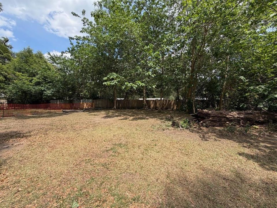 For Rent: $1,300 (2 beds, 1 baths, 800 Square Feet)