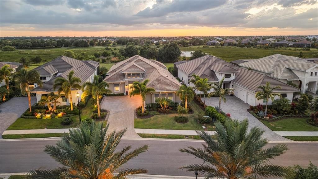 For Sale: $2,195,000 (4 beds, 3 baths, 3033 Square Feet)