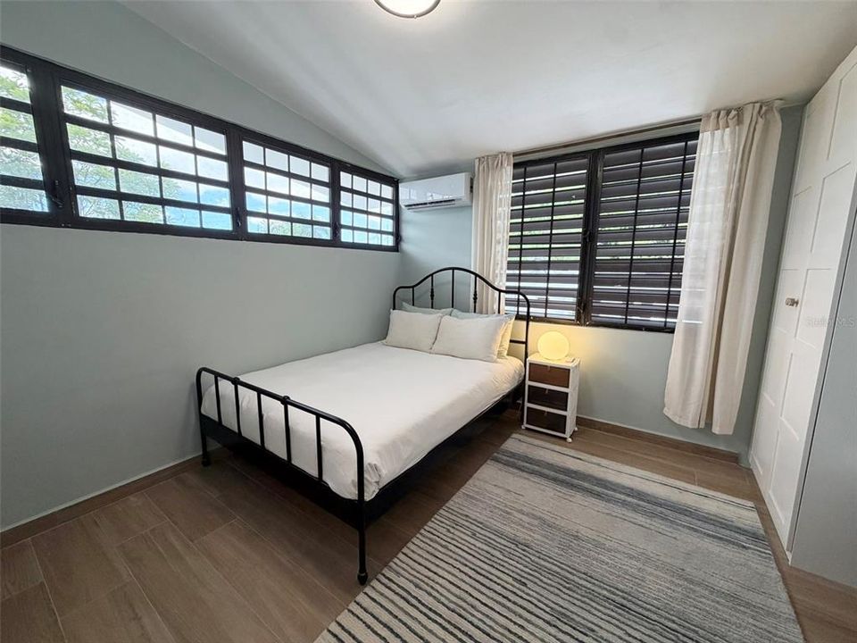 For Sale: $695,000 (5 beds, 3 baths, 2956 Square Feet)