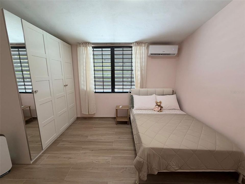 For Sale: $695,000 (5 beds, 3 baths, 2956 Square Feet)