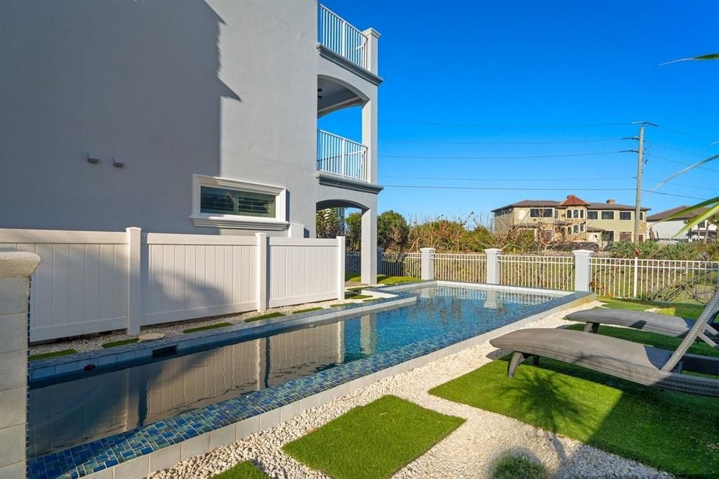 На продажу: $1,850,000 (4 спален, 4 ванн, 4561 Квадратных фут)