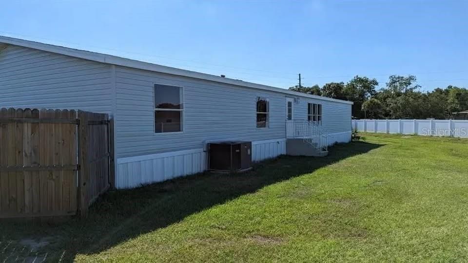 For Sale: $279,000 (4 beds, 3 baths, 2340 Square Feet)