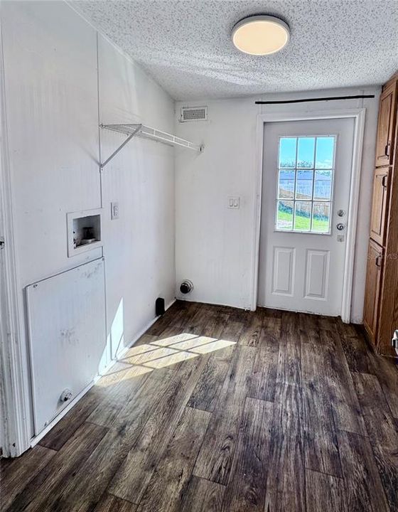 For Sale: $279,000 (4 beds, 3 baths, 2340 Square Feet)