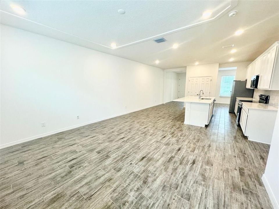 Active With Contract: $2,750 (3 beds, 2 baths, 1710 Square Feet)