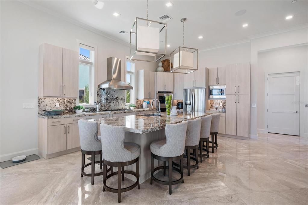 For Sale: $3,650,000 (5 beds, 5 baths, 4436 Square Feet)