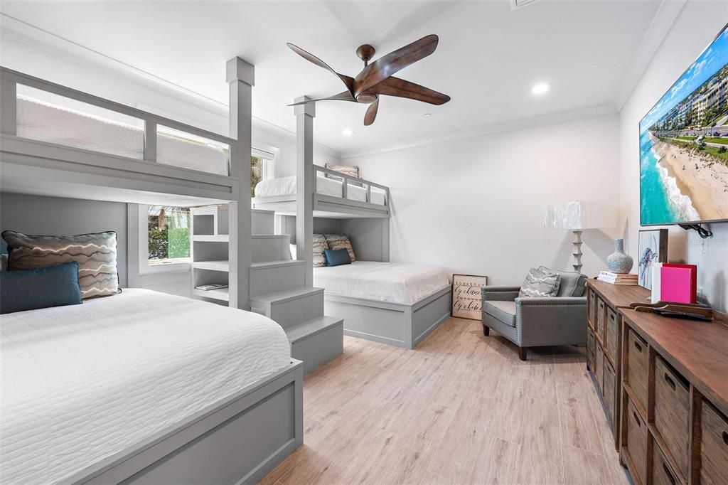 For Sale: $3,650,000 (5 beds, 5 baths, 4436 Square Feet)