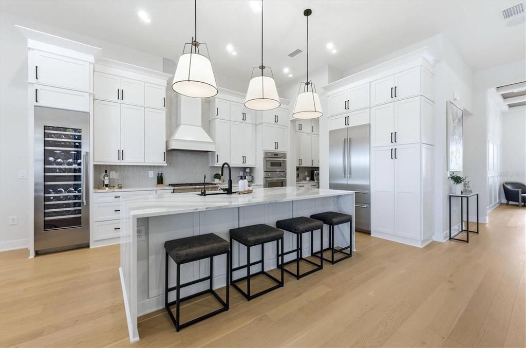 En Venta: $1,375,000 (4 camas, 3 baños, 3308 Pies cuadrados)